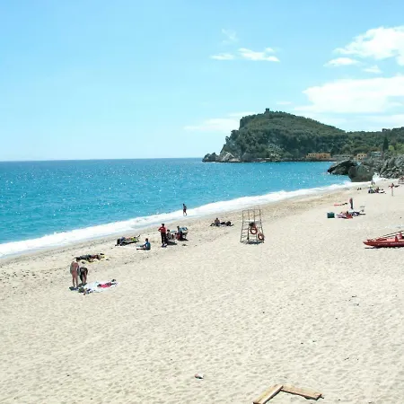 Locazione Turistica Tra Mare E Monti Calice Ligure